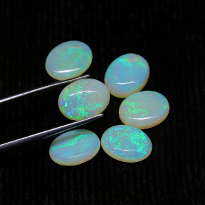 Australian Opal 7X9 MM Oval Green Fire