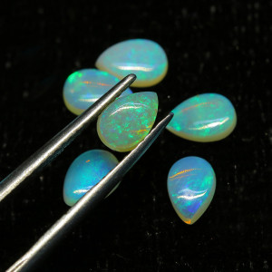 Australian Opal 6X4 MM Pear Green Fire