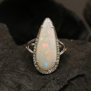 Australian Opal Ring - 5.17 Carat